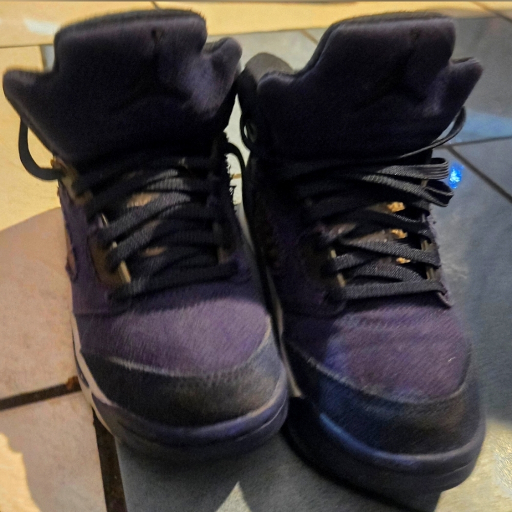 Big Boys sz. 2.5 Air Jordan 5 Retro